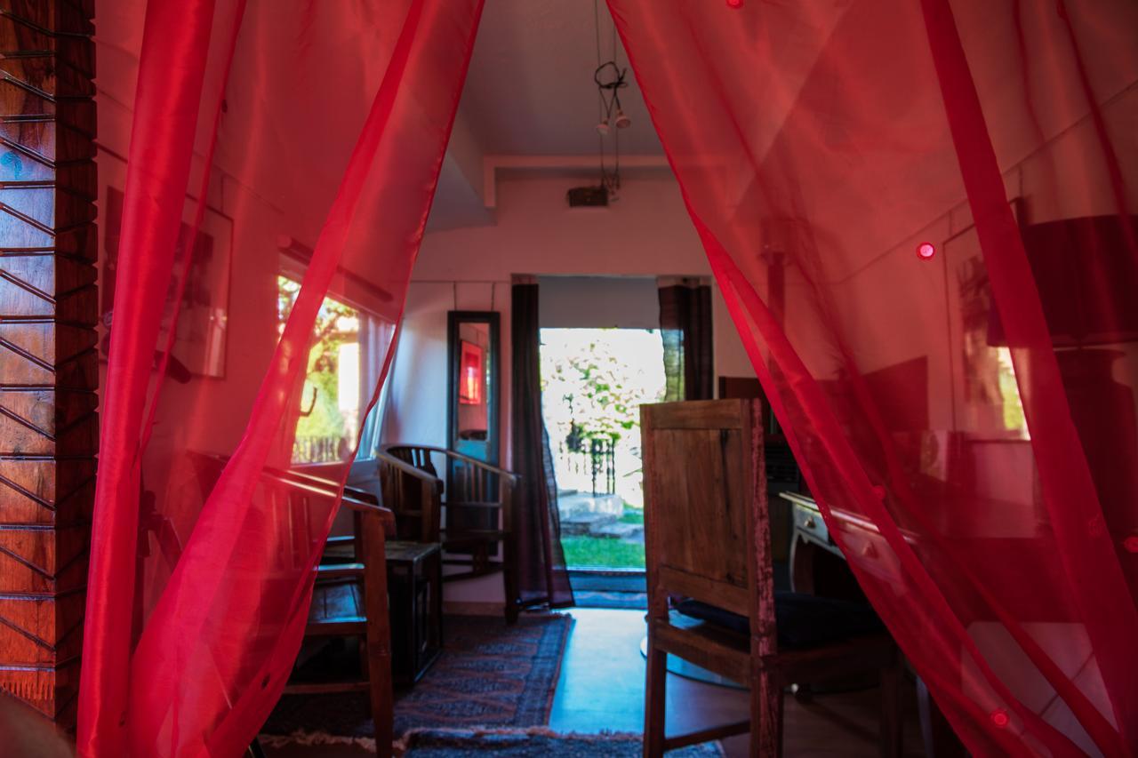 Crazy Lounge Bnb Эгль Экстерьер фото