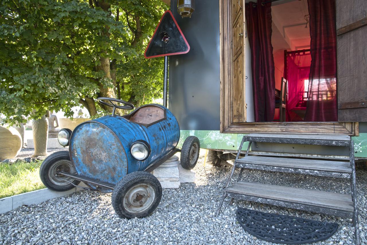 Crazy Lounge Bnb Эгль Экстерьер фото