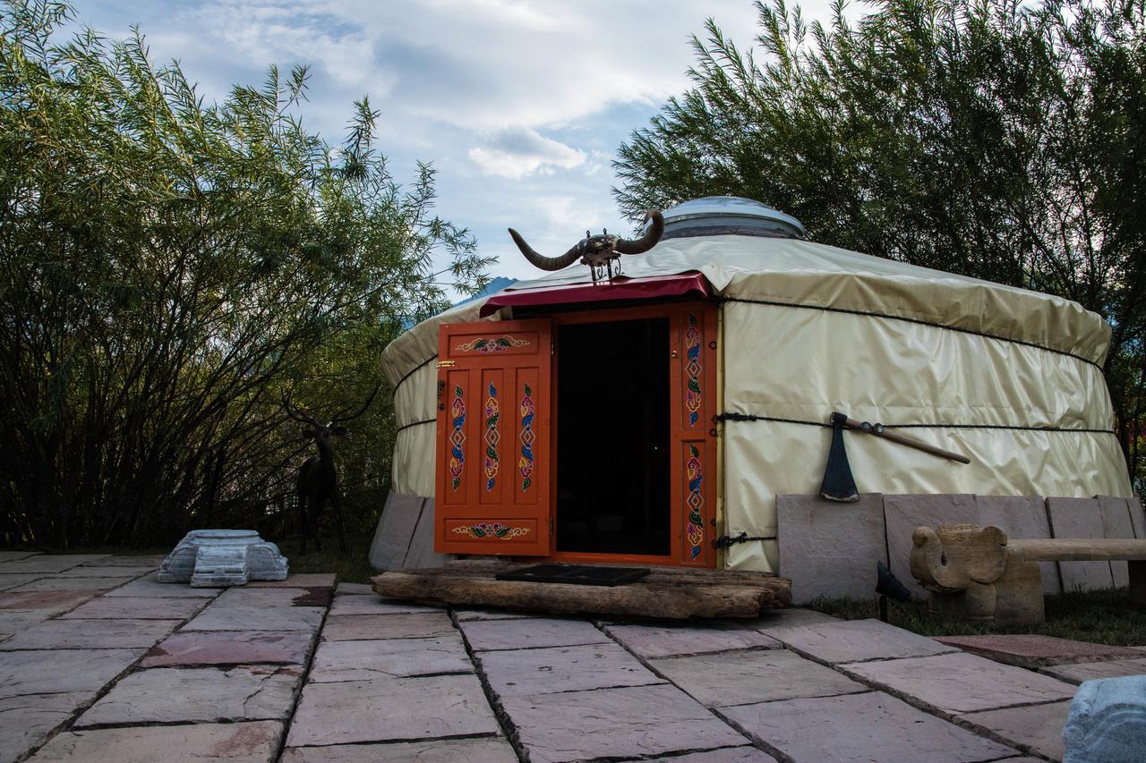 Crazy Lounge Bnb Эгль Экстерьер фото